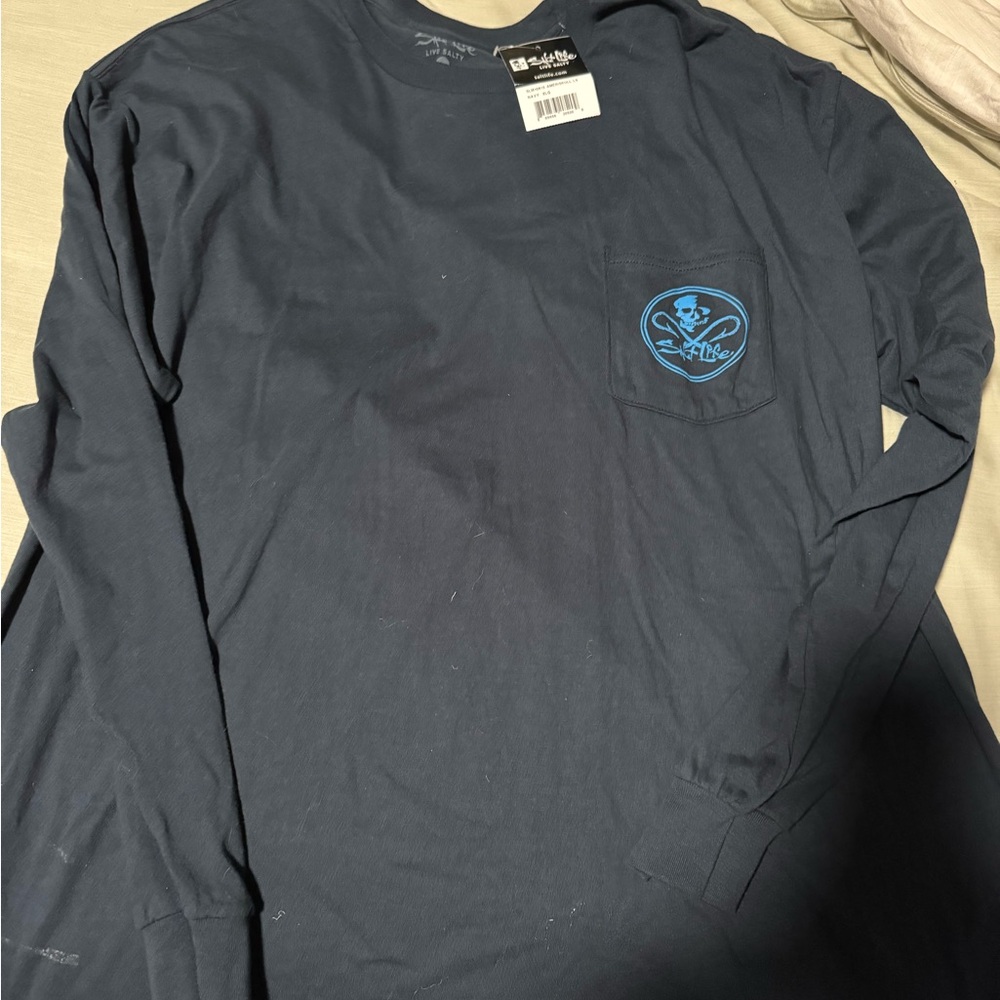 NWT Salt Life Dark Blue Long Sleeve Tee with Skull Logo